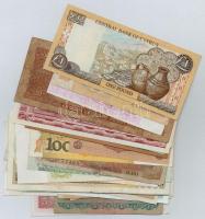 ~37db-os vegyes bankjegy tétel, közte Ciprus, Szovjetunió, Brazília, Mexikó, Vietnám, Malawi, Urugua...
