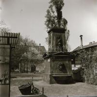 cca 1969 Budapest, X. kerület, kőbányai városképek, épületek, életképek, 21 db vintage negatív, 6x6 ...