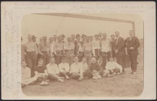 1911 Futballcsapat csoportképe, fotó, postán megküldve Gyergyószentmiklósra, 9×14 cm