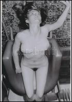 cca 1979 Városból falura, szolidan erotikus felvételek, 7 db vintage negatív + 6 db mai nagyítás, a ...