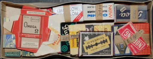 közel 1000 db külföldi borotvapenge-címke országok szerint rendezve kb 1950-től
