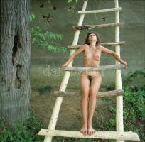 cca 1987 Bugyi helyett létrát vett magára, szolidan erotikus felvételek, 6 db vintage negatív, 6x6 c...