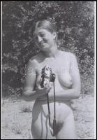 cca 1978 Modellképző gyakorlatok, szolidan erotikus felvételek, 8 db vintage fotó és/vagy mai nagyít...