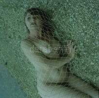 cca 1977 Kinek így, kinek úgy, szolidan erotikus felvételek, 10 db vintage fotó és/vagy mai nagyítás...