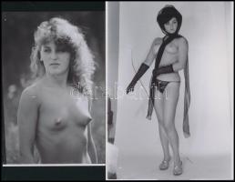 cca 1979 Akt fotózások, szolidan erotikus felvételek, 8 db vintage fotó és/vagy mai nagyítás + 8 db ...