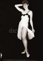 cca 1979 Kacéran és pucéran, szolidan erotikus felvételek, 15 db vintage fotó + 6 db vintage negatív...