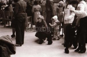 1979 Kutyakiállítás Opole városában (Lengyelo.), 45 db vintage fotó + 72 db vintage negatív (a papír...