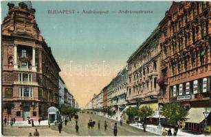 Budapest VI. Andrássy út, üzletek, földalatti vasút megállóhelye