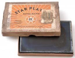 cca 1942 Tiszaföldvár, Király (?) fényképész külső és műtermi felvételei (családi ebéd, szüret, csop...