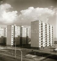 cca 1974-1977 között készült felvételek Kecskeméten, a Széchenyi városrész zöldmezős beruházása és k...