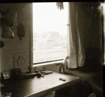 Thöresz Dezső (1902-1963) békéscsabai gyógyszerész és fotóművész szolgálatot teljesített egy sebesül...