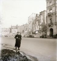 Thöresz Dezső (1902-1963) békéscsabai gyógyszerész és fotóművész szolgálatot teljesített egy sebesül...