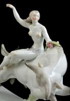 Herendi Európa elrablása, kézzel festett, jelzett, nagyon apró hajszálrepedés a patán, m: 33 cm, h: ...