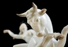 Herendi Európa elrablása, kézzel festett, jelzett, nagyon apró hajszálrepedés a patán, m: 33 cm, h: ...