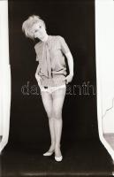 cca 1973 Sokan voltak, szolidan erotikus felvételek, 12 db vintage fotó és/vagy mai nagyítás vegyese...