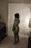 cca 1975 Esti, testi örömök, szolidan erotikus felvételek, 11 db vintage fotó és/vagy mai nagyítás v...