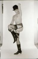 cca 1977 Hétvégi kikapcsolódás, szolidan erotikus felvételek, 7 db vintage fotó és/vagy mai nagyítás...