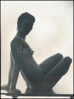 cca 1977 Hétvégi kikapcsolódás, szolidan erotikus felvételek, 7 db vintage fotó és/vagy mai nagyítás...