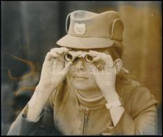 Légikisasszonyok, reptéri dolgozók, 5 db fotó, 21×16 cm