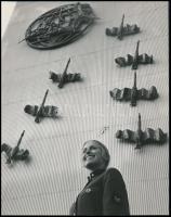 Légikisasszonyok, reptéri dolgozók, 5 db fotó, 21×16 cm