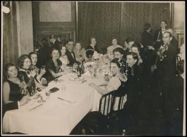 cca 1930-1940 Báli fotók, 4 db fotó, pecséttel jelzett, közte sérült, 17×23 cm