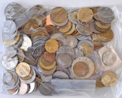 Vegyes érme tétel ~1kg súlyban T:vegyes Various coins in ~1kg weight C:mixed