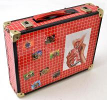 Régi fém piros koffer, 39×31×9 cm