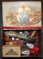 Vegyes bolhapiac tétel: manikűr készlet, borotvaélező, irodaszerek mah-jong készlet, stb.