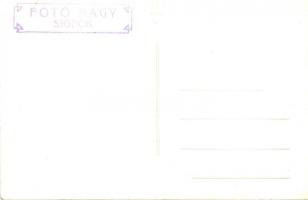 Siófok, nő korabeli fürdőruhában napozószék előtt. Fotó Nagy, photo  (EK)