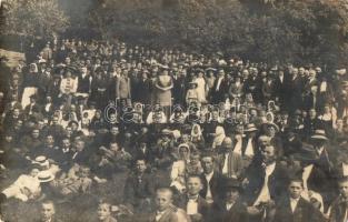 1913 Szamosújvár, Gherla; ünneplő tömeg / celebrating people. photo  (EK)