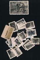 cca 1941-1942 Repülős tétel, db, benne 2 db régi repülős vállap, 22 db repülős fotó, 1 db repülős fo...