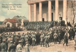 Suwalki, Gesangsvortrag Deutscher Soldaten vor der Kirche / German soldiers choir in front of the church in WWI (Rb)