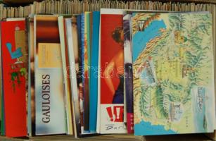 900 db modern használatlan reklámlap