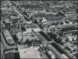 cca 1980-1990 Légifelvételek, 4 db fotó különféle francia műtermekből, hátuljukon pecséttel jelzette...