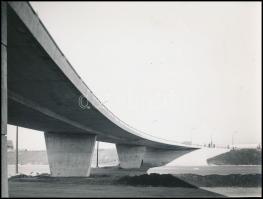 cca 1980-1990 Légifelvételek, 4 db fotó különféle francia műtermekből, hátuljukon pecséttel jelzette...