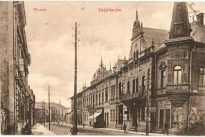 Salgótarján, Fő utca, üzletek. Kiadja Laufer Ernő