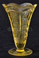 Csiszolt üveg váza. 16 cm
