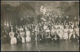 1935 Sajtó táncest a Gellért Szálló márványtermében, fotó Diskay Sándor műterméből, hátulján feliratozva, pecséttel jelzett, 11×17 cm