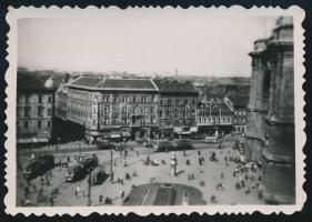 cca 1930 Budapest, Baross tér, Keleti pályaudvar villamosokkal, fotó, 6×9 cm