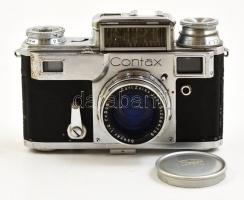 cca 1940 Zeiss Ikon Contax III távmérős fényképezőgép, Carl Zeiss Jena Sonnar 50mm f/2 objektívvel, működőképes állapotban, kopásokkal, eredeti német nyelvű használati utasítással / Vintage Contax III rangefinder camera with Sonnar lens, in working condition, with original manual