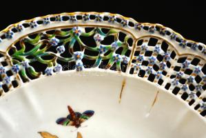 cca 1900 Herendi áttört szélű madaras dísztányér, kézzel festett, jelzett (csak mélynyomás), hibátla...