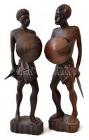 Bennszülött harcosok, 2 db szobrocska, fa, m: 15,5 cm