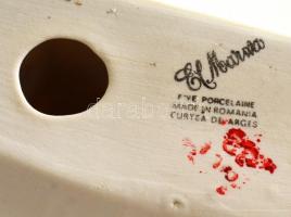 Curtea de Arges El Marwa padon iszogató férfia, kézzel festett, gyári repedéssel, jelzett, m:19 cm