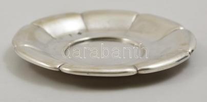 6 db ezüst tálka monogrammal. Jelzett, 800-as ezüst. Összesen 475g d:11 cm / 6 silver trays