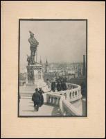 cca 1920-1940 Hunyadi János szobra a Budai várban, háttérben a pesti panorámával, fotó, kartonon, 16x11 cm