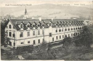 Trencsénteplic-fürdő, Kupele Trencianske Teplice; Garni szálloda villamossal / hotel with tram