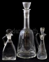 3 db különféle üveg kiöntő, dugókkal, az egyiken csorbákkal, jelzés nélkül, különböző méretben