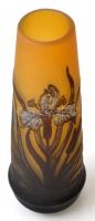 Gallé jelzéssel virágmintás váza, többrétegű, apró kopásokkal, m: 17,5 cm