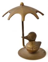 Kacsa esernyővel, kisméretű réz asztali dísz, m: 10 cm