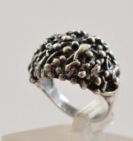 Ezüst(Ag) gyűrű, jelzett, méret: 49, nettó: 6 g